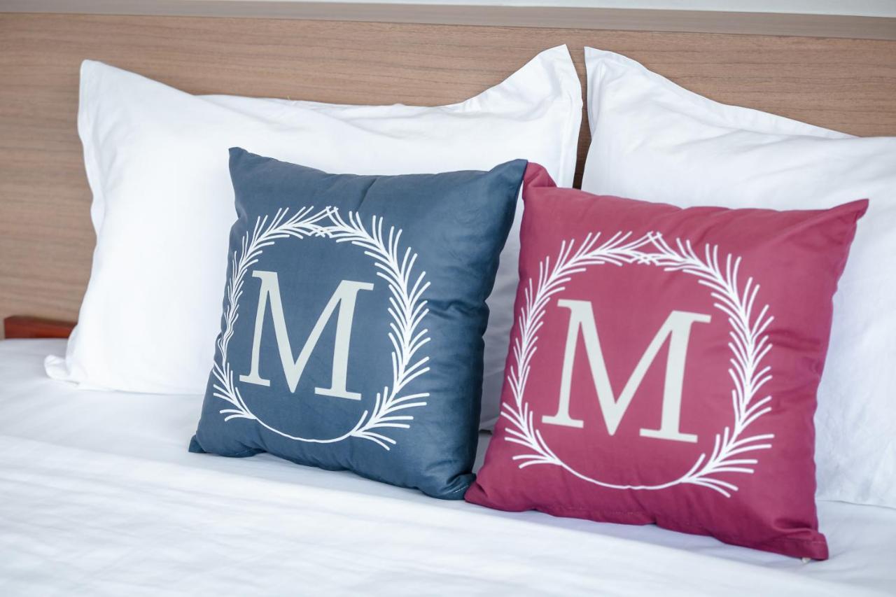 M&M Hotel Ванг Виенг Екстериор снимка